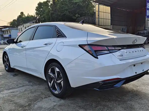 Hyundai Elantra 2021
