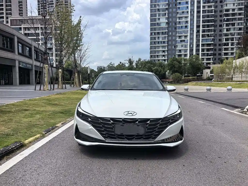 Hyundai Elantra 2021