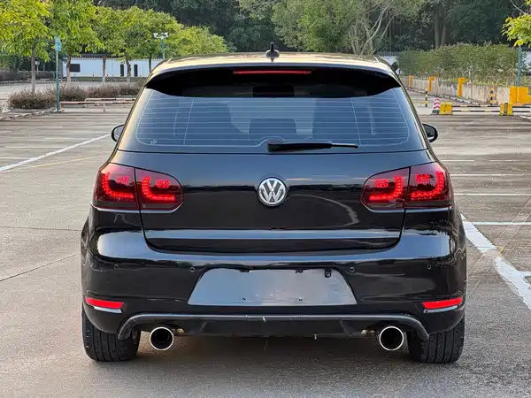 Volkswagen Golf GTI 2011