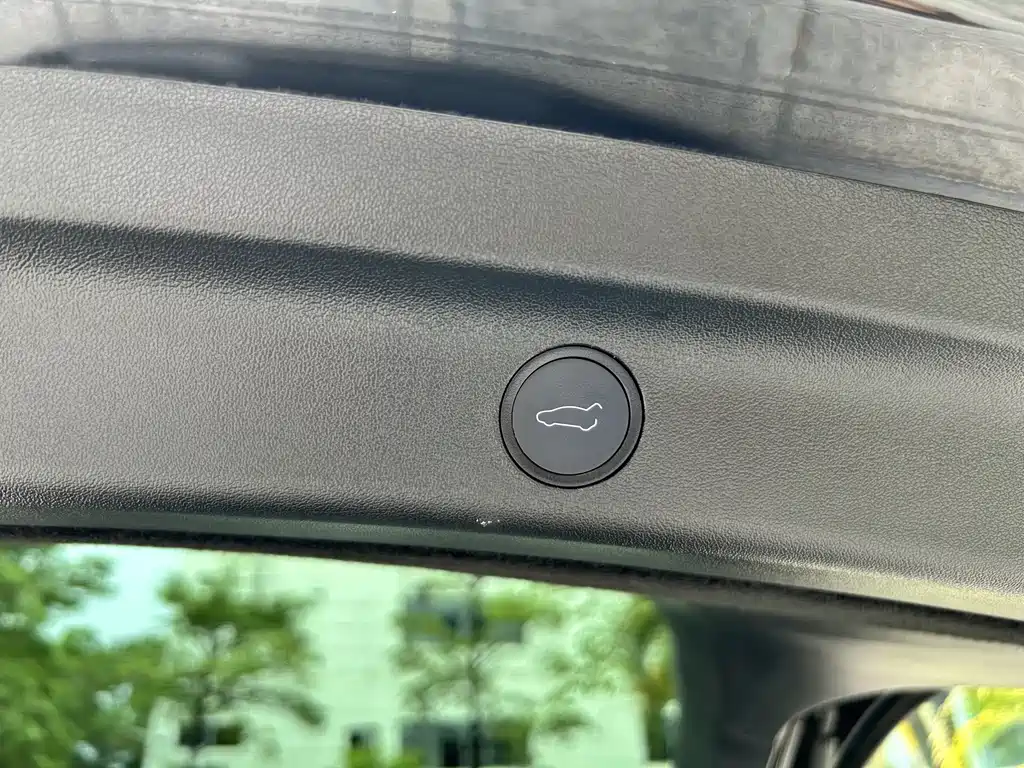 Tesla Model Y 2022 — фото 19