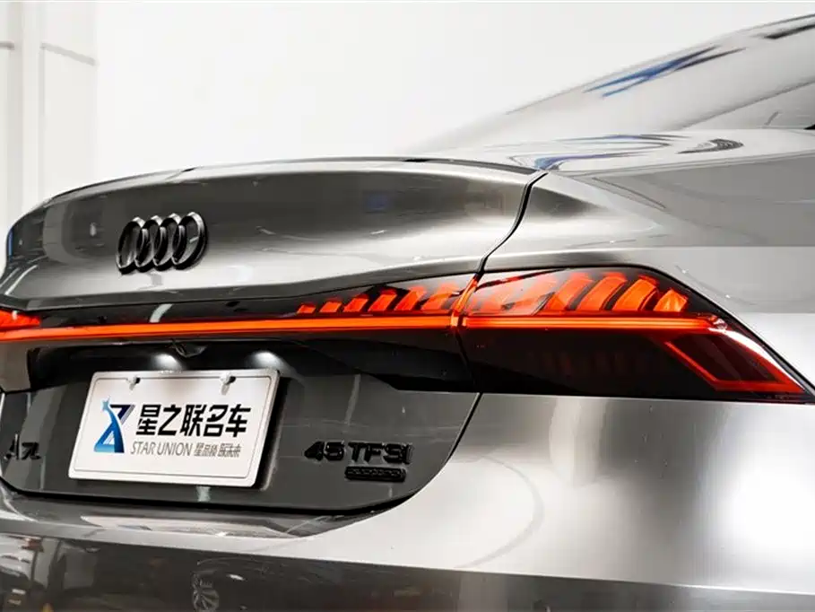 Audi A7L 2023 — фото 10