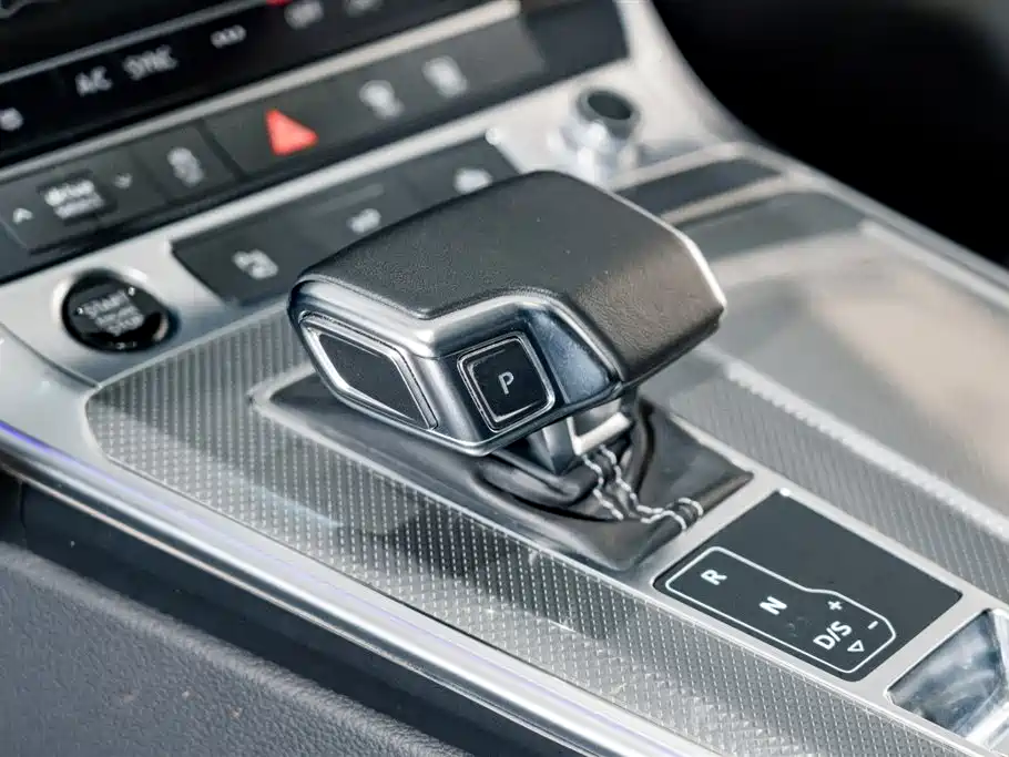 Audi A7L 2023 — фото 17