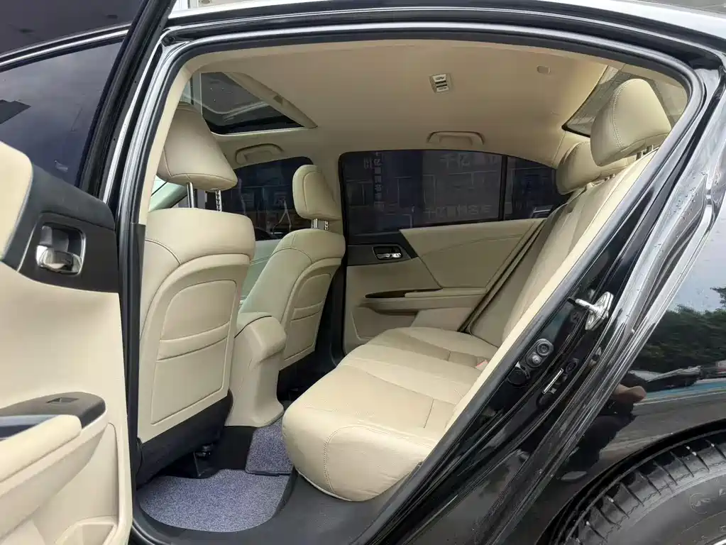 Honda Accord 2015 — фото 12