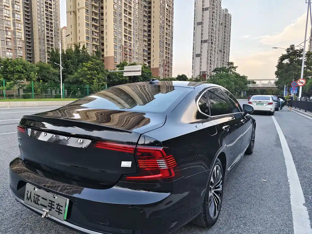 Volvo S90 PHEV 2023 — фото 2