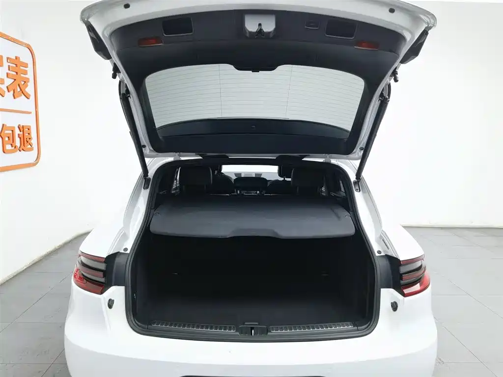 Porsche Macan 2017 — фото 16