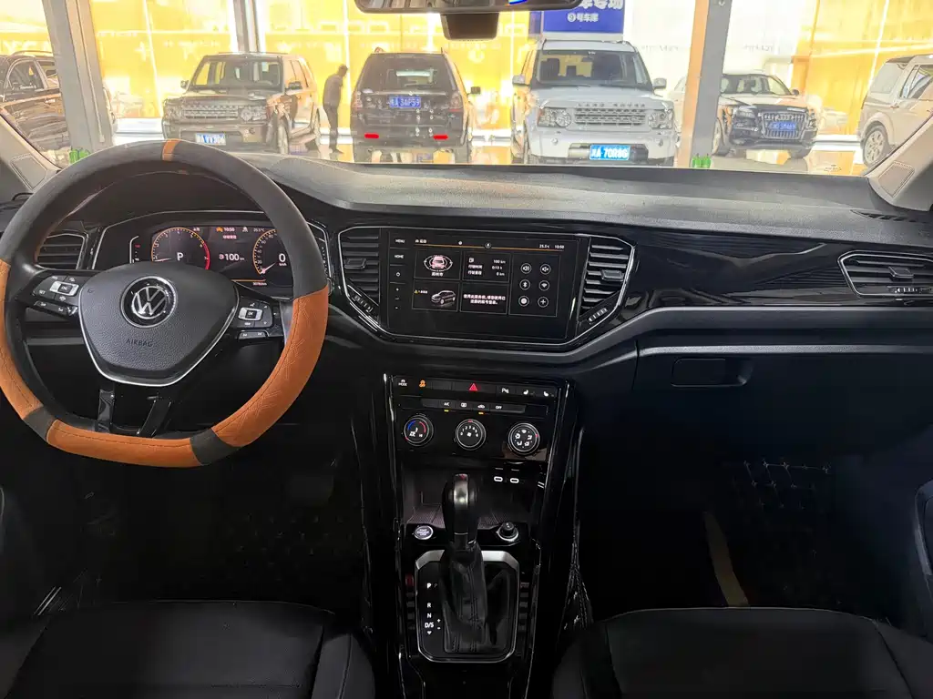 Volkswagen T-Roc 2023
