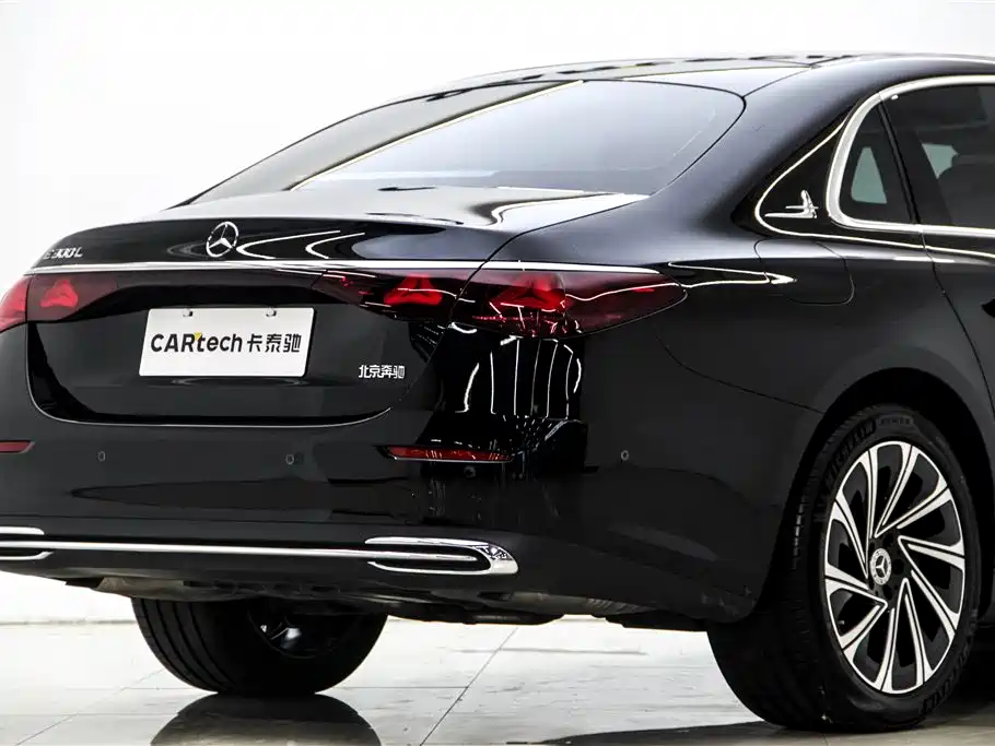 Mercedes-Benz E-Class 2025 — фото 8