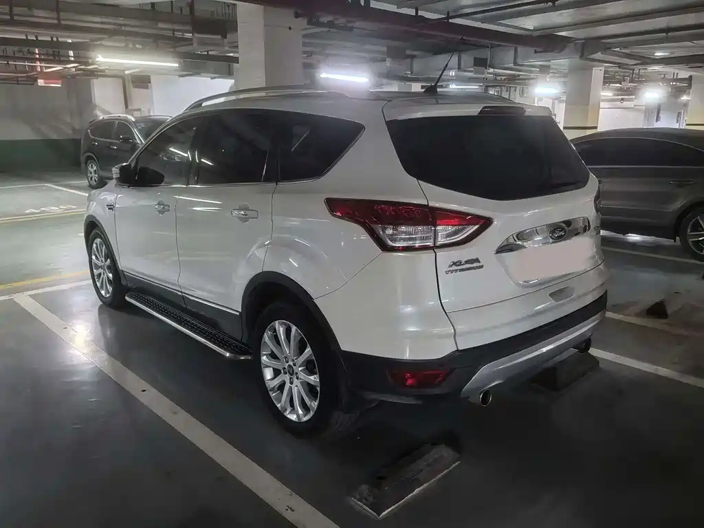 Ford Kuga 2015 — фото 9