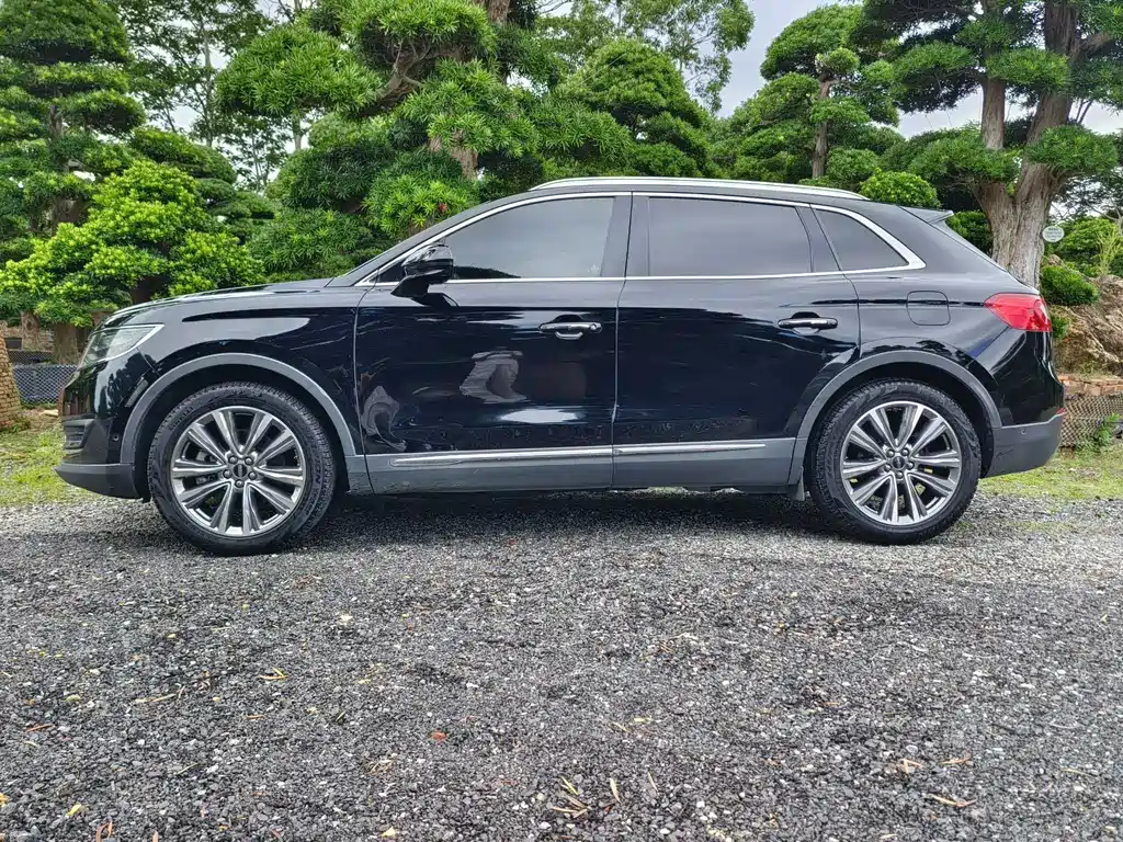 Lincoln MKX 2018 — фото 15