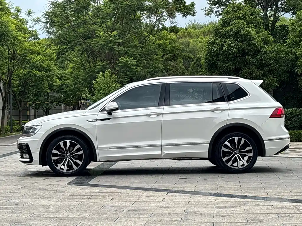 Volkswagen Tiguan L 2021 — фото 7