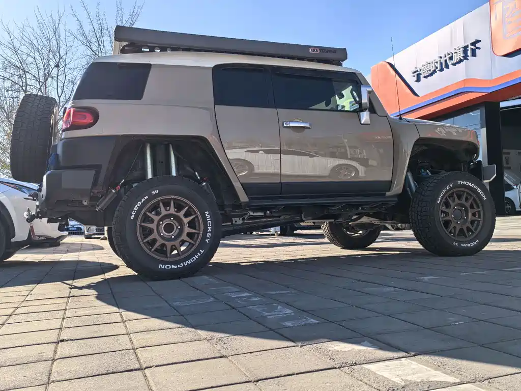 Toyota FJ Cruiser 2020 — фото 9