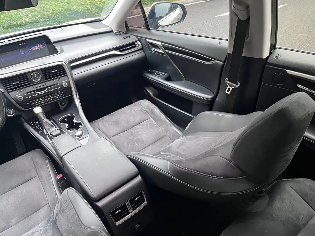 Lexus RX 2017 — фото 15