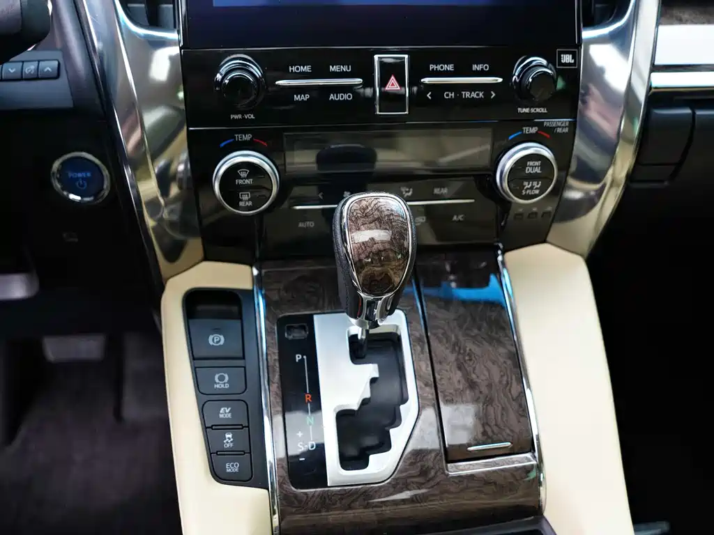 Toyota Alphard 2021 — фото 4