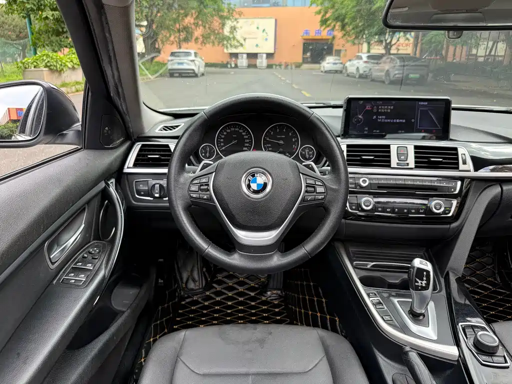BMW 3 Series 2016 — фото 13
