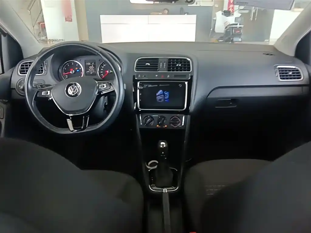 Volkswagen Polo 2019 — фото 10