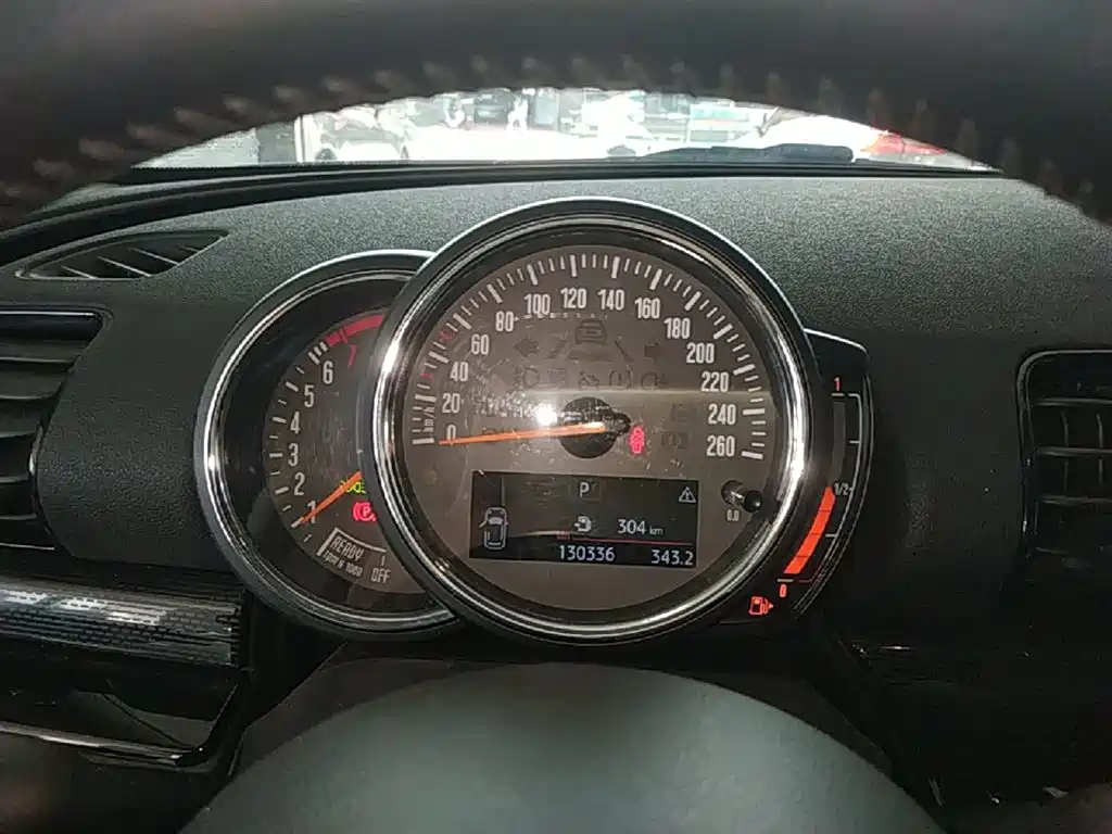 MINI Clubman 2018 — фото 12