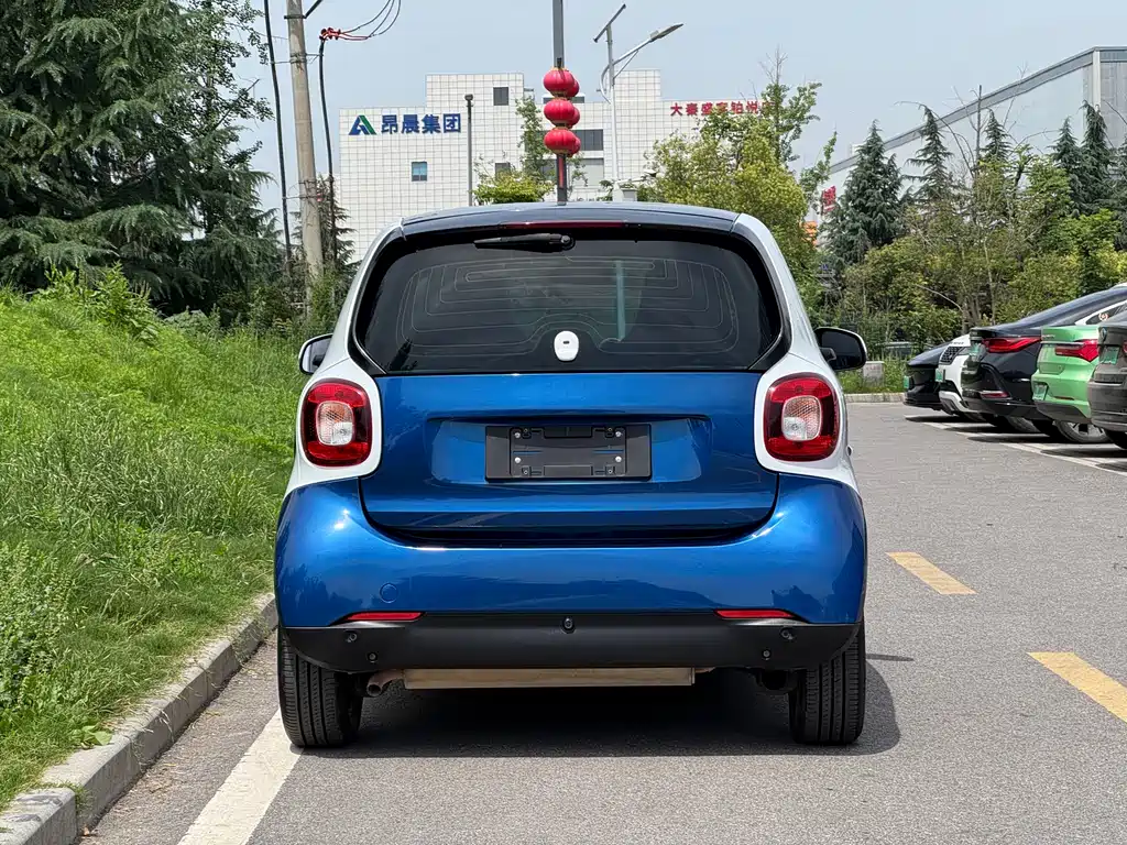 smart Fortwo 2017 — фото 17