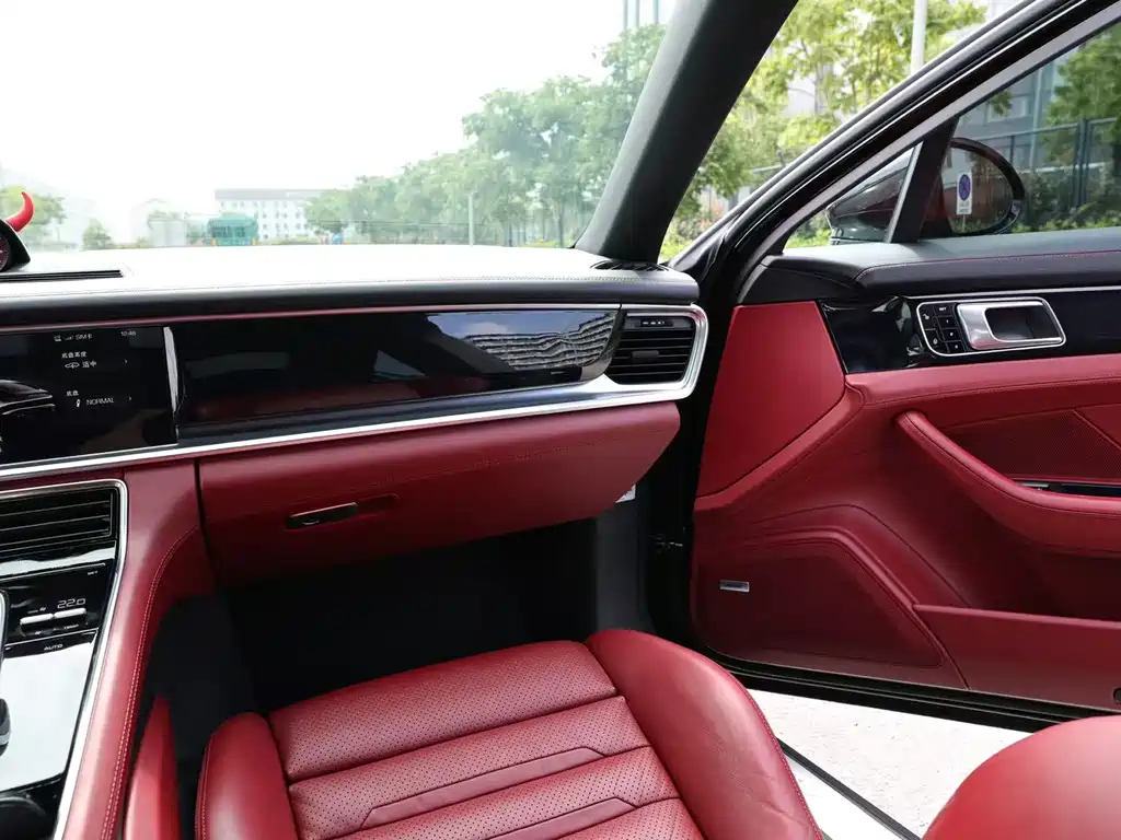 Porsche Panamera 2017 — фото 10