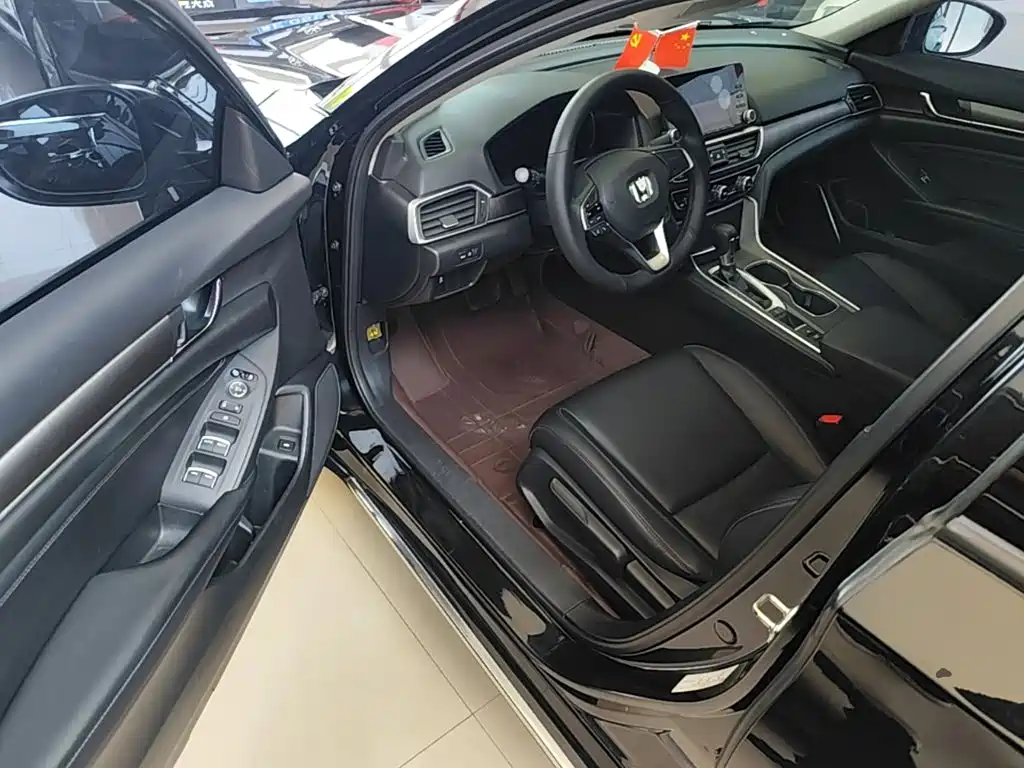 Honda Accord 2020 — фото 16