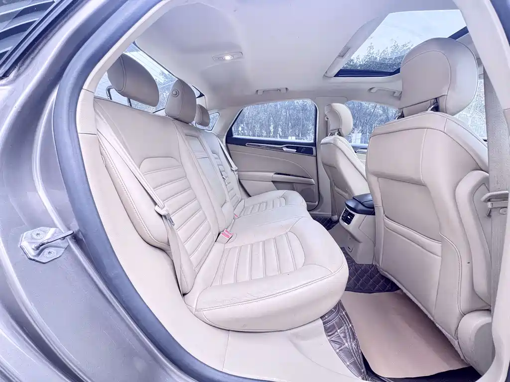 Ford Mondeo 2014 — фото 12