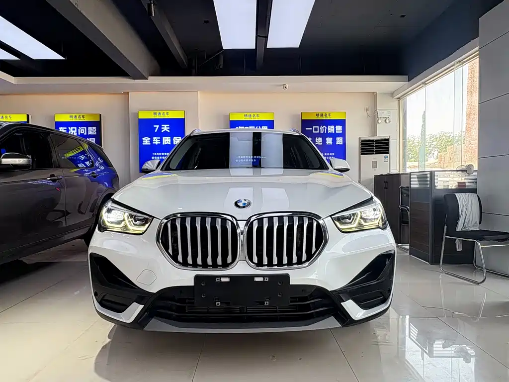 BMW X1 2022 — фото 1