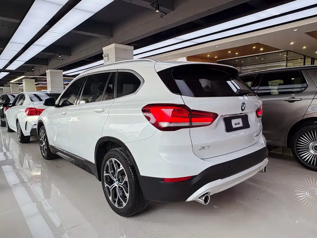 BMW X1 2022 — фото 5