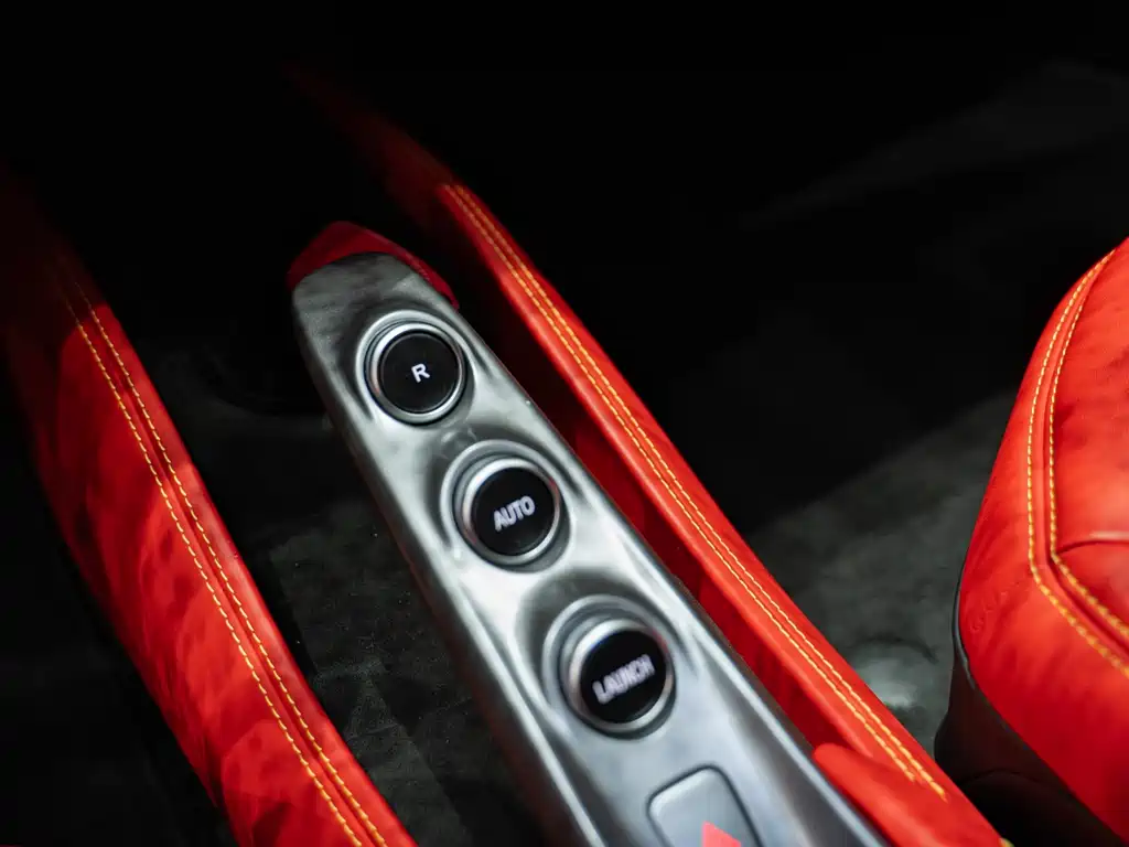 Ferrari F8 2020 — фото 19