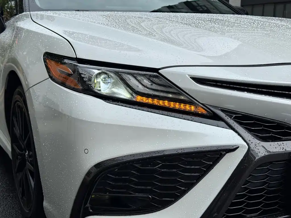 Toyota Camry 2022 — фото 21
