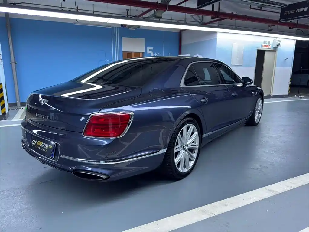 Bentley Flying Spur 2021 — фото 6