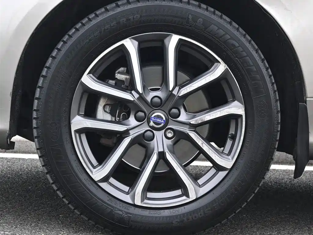 Volvo XC60 2016 — фото 14