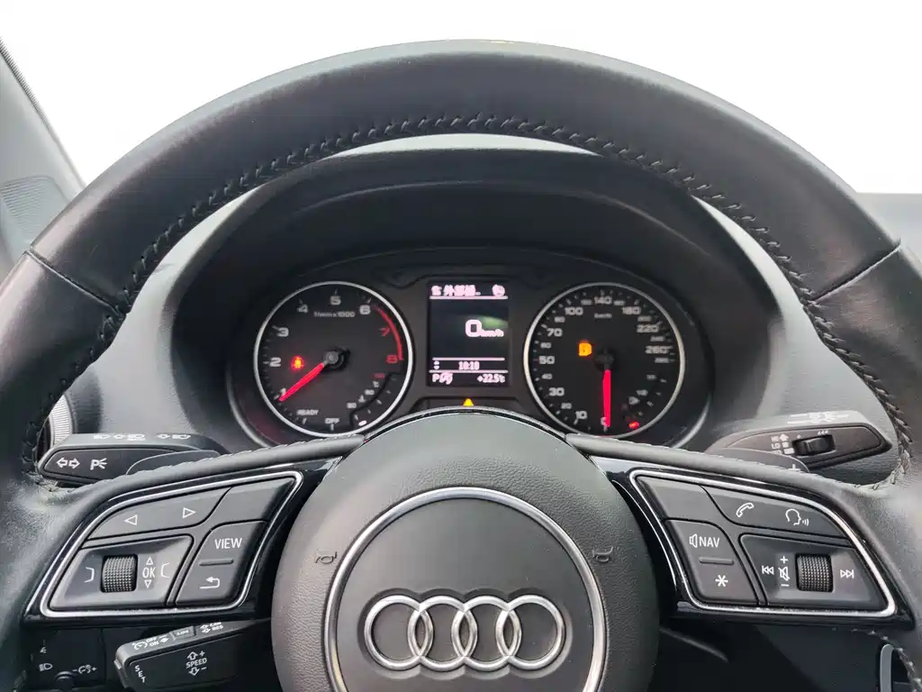 Audi Q2L 2022 — фото 18