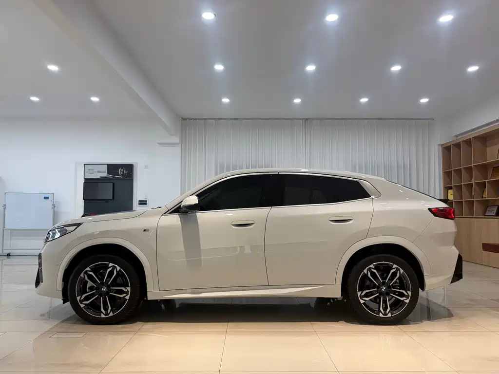 BMW X2 2025 — фото 3