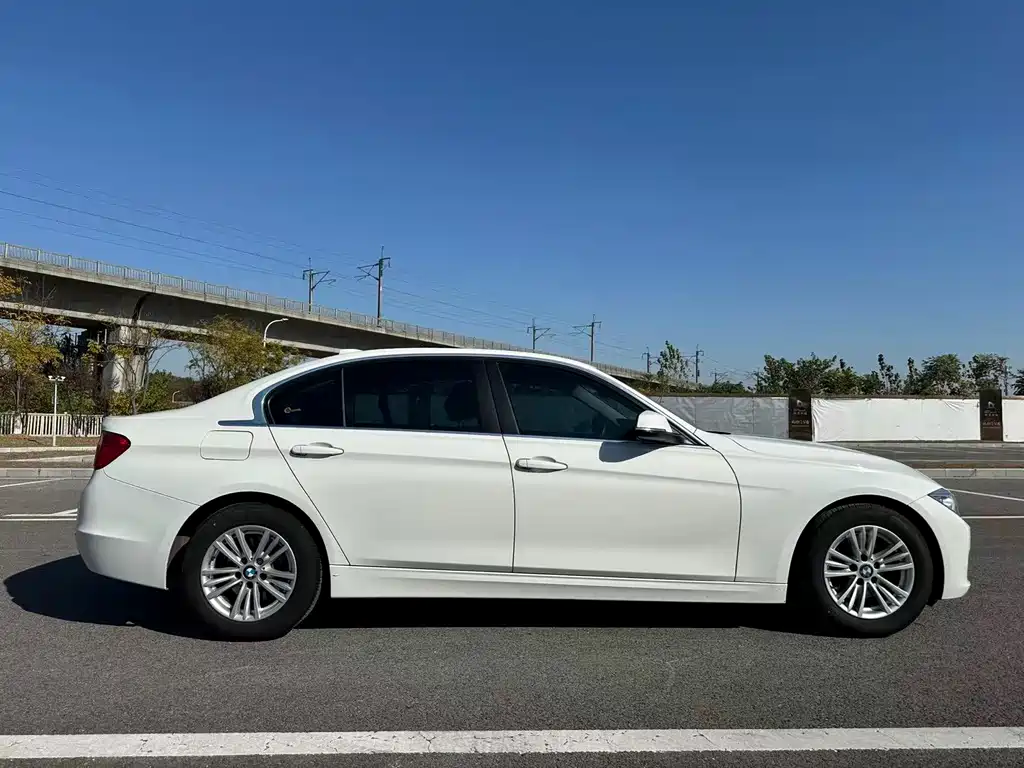 BMW 3 Series 2016 — фото 7