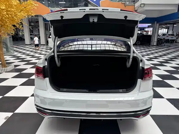 Volkswagen Bora 2023