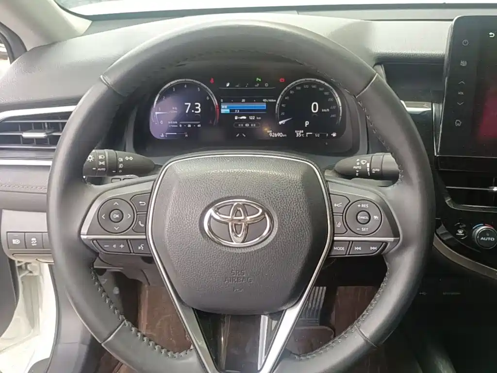 Toyota Camry 2022 — фото 11