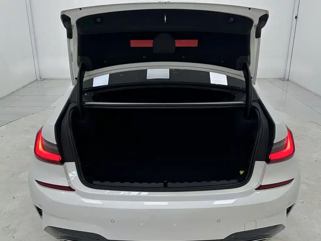 BMW 3 Series 2022 — фото 15