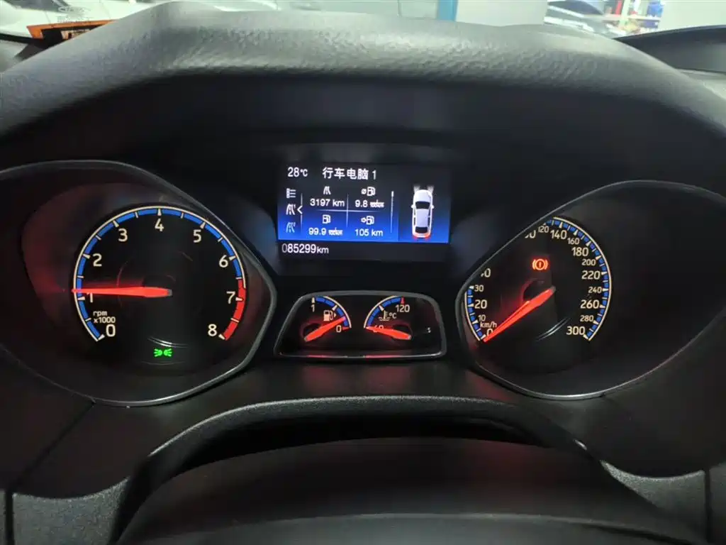 Ford Focus 2018 — фото 12