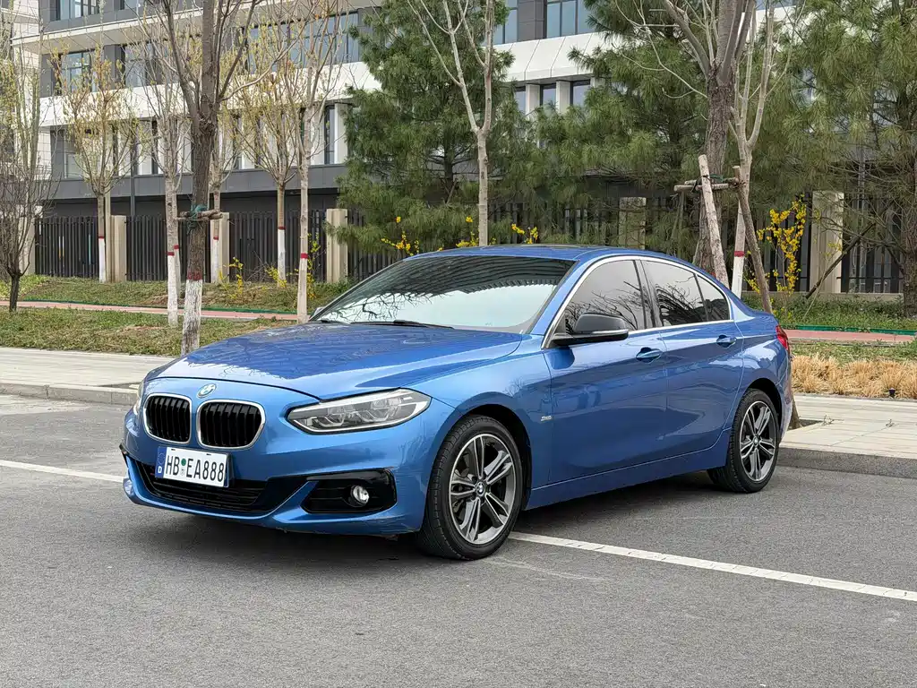 BMW 1 Series 2018 — фото 1