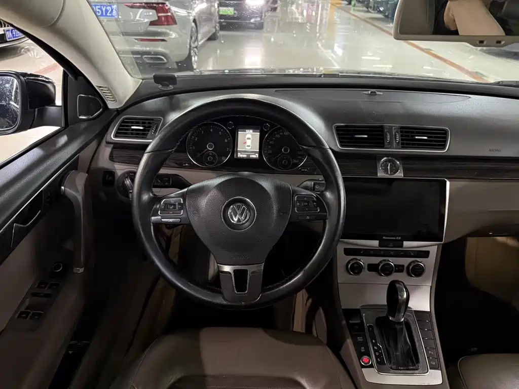 Volkswagen Magotan 2012