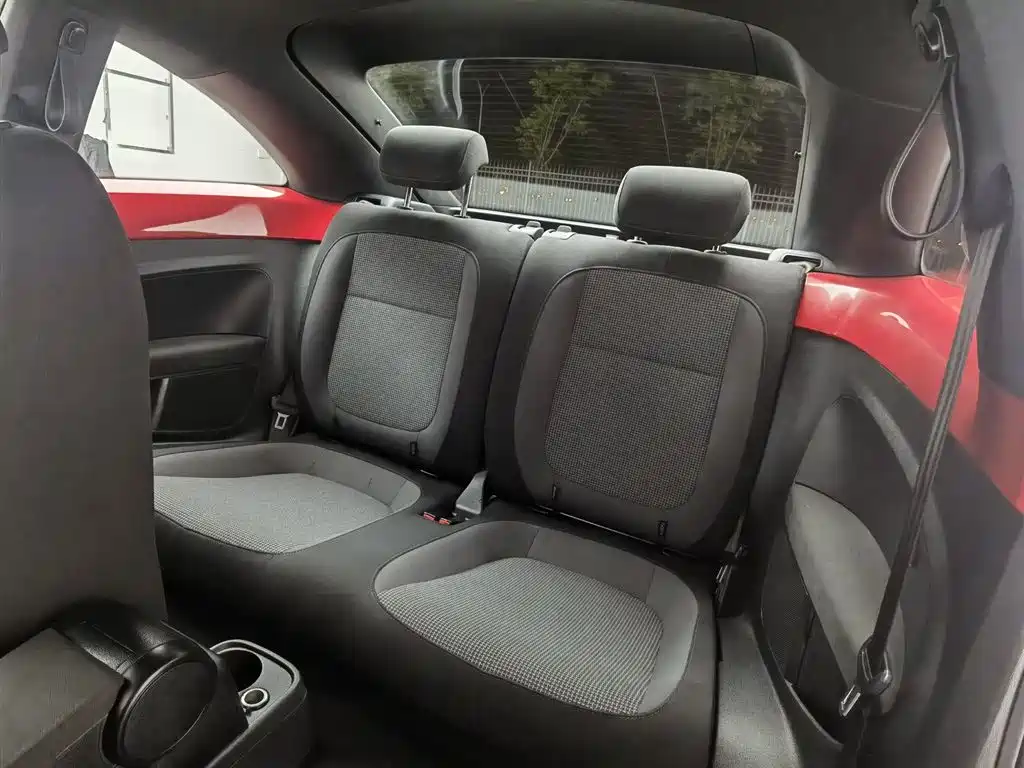 Volkswagen Beetle 2015 — фото 15