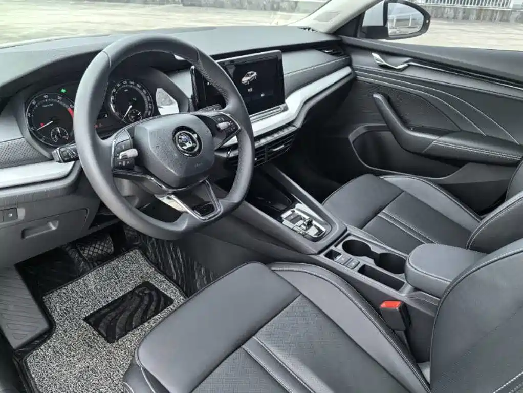 Skoda Octavia 2024 — фото 19