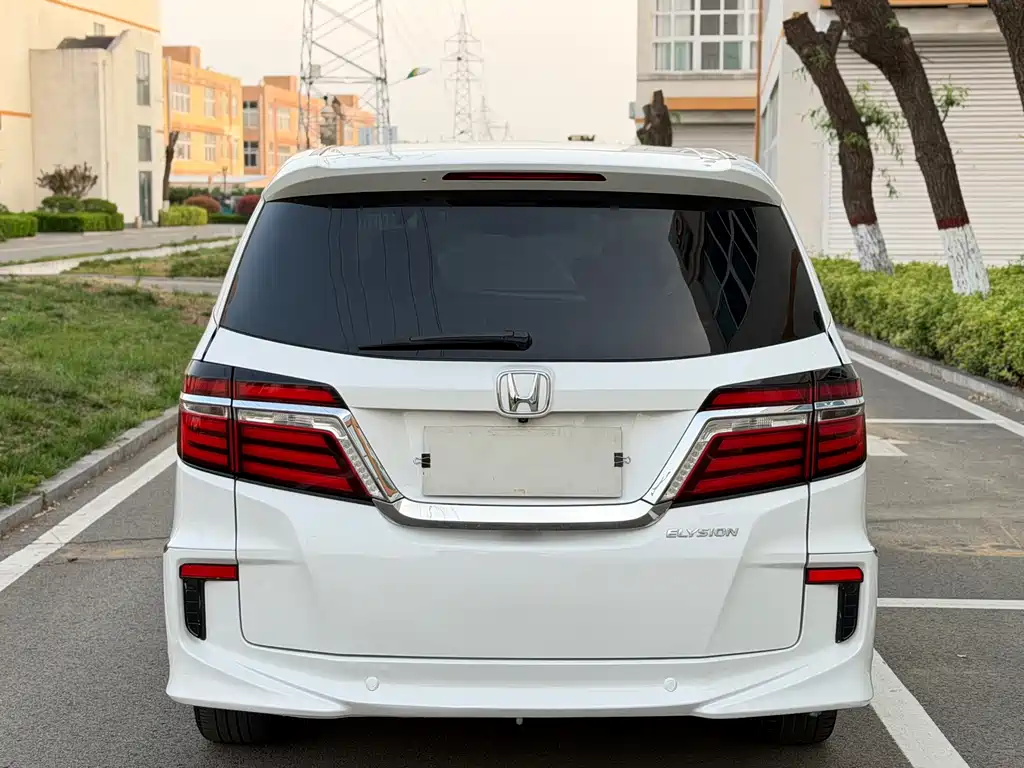 Honda Elysion 2017 — фото 5