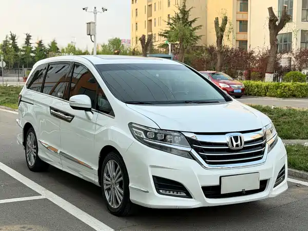 Honda Elysion 2016