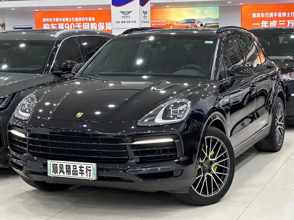 Porsche Cayenne Hybrid 2021