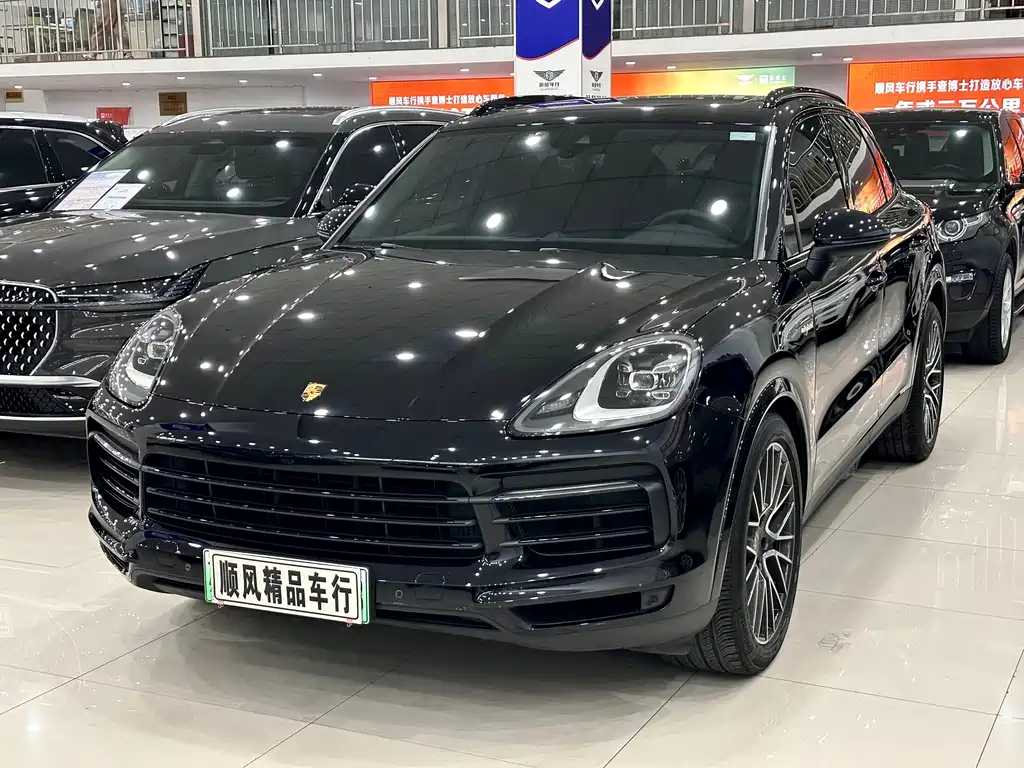 Porsche Cayenne Hybrid 2021 — фото 36
