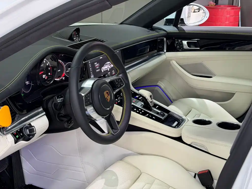 Porsche Panamera 2019 — фото 11