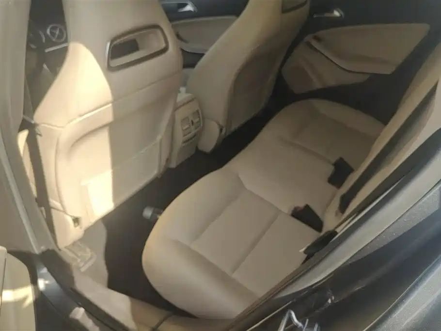 Mercedes-Benz GLA 2018 — фото 11