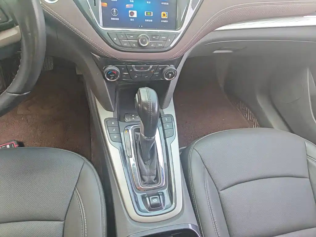 Chevrolet Malibu 2018 — фото 14
