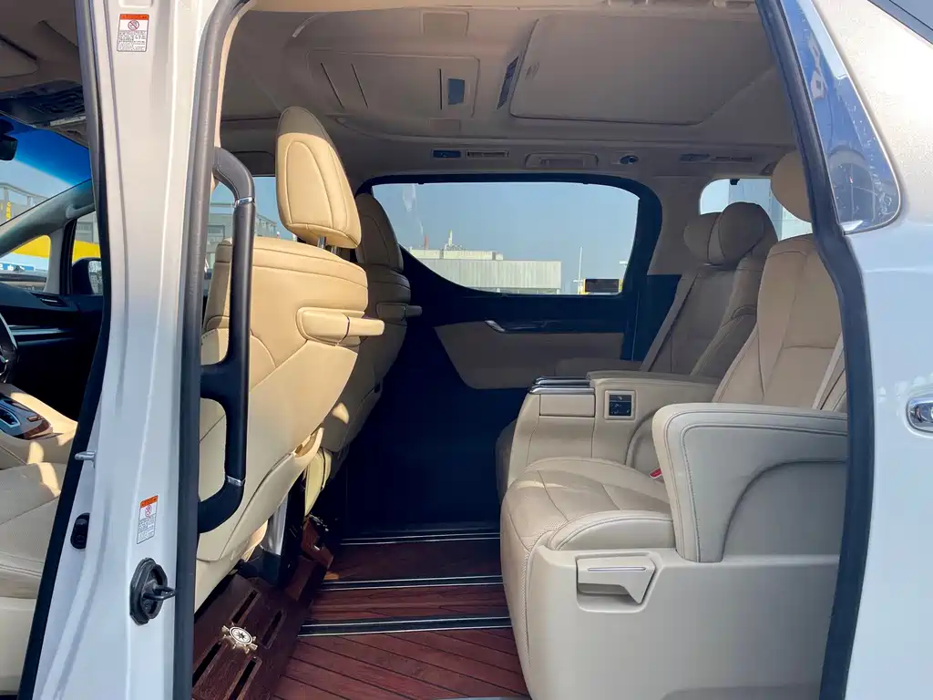 Toyota Alphard 2020 — фото 4