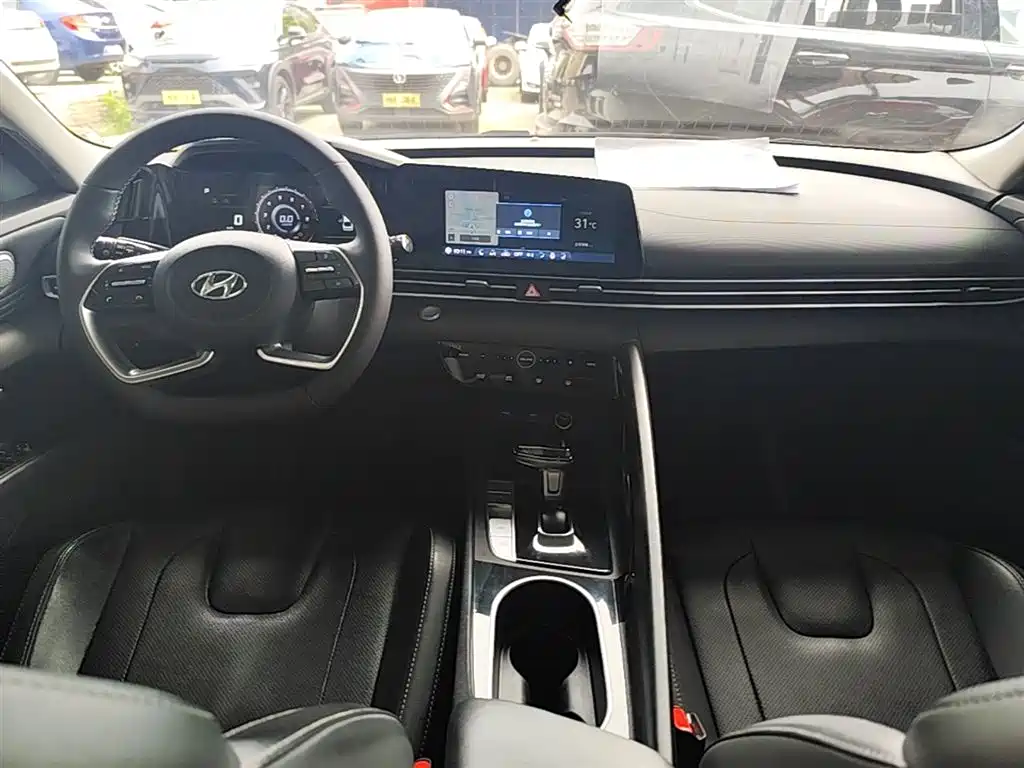 Hyundai Elantra 2021 — фото 10